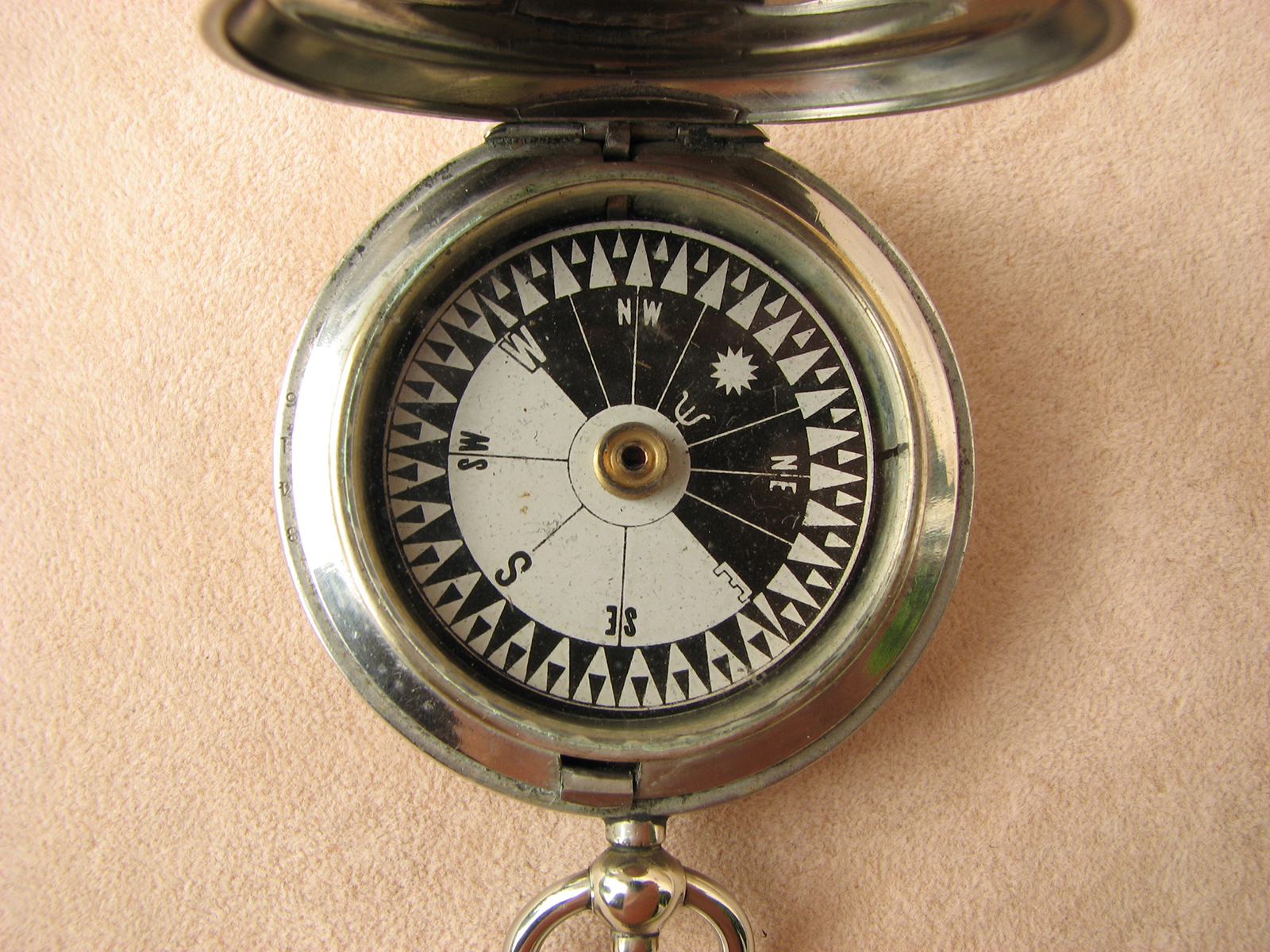 WW1 Dennison MK V pocket compass with Singers Patent style dial dated 1916